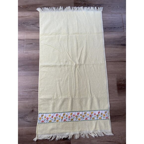 3 Vintage Irregulars Yellow Bath Towels Embroidered Flower Hand Towel Retro - Picture 3 of 14